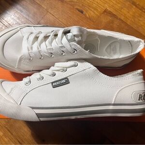 New Rocket Dog White Canvas Sneakers Tennis Shoes Size 9.5